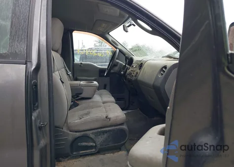 2005 Ford F150 z USA, uszkodzony, nr VIN 1FTRF02W75KE98216